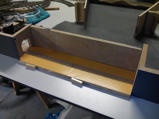 J'ai doublé la taille de la gare et fait la découpe pour le future escalier d’accès a la station.